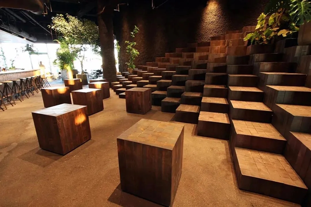 惠州这个日本餐饮空间设计，带你来到热带丛林