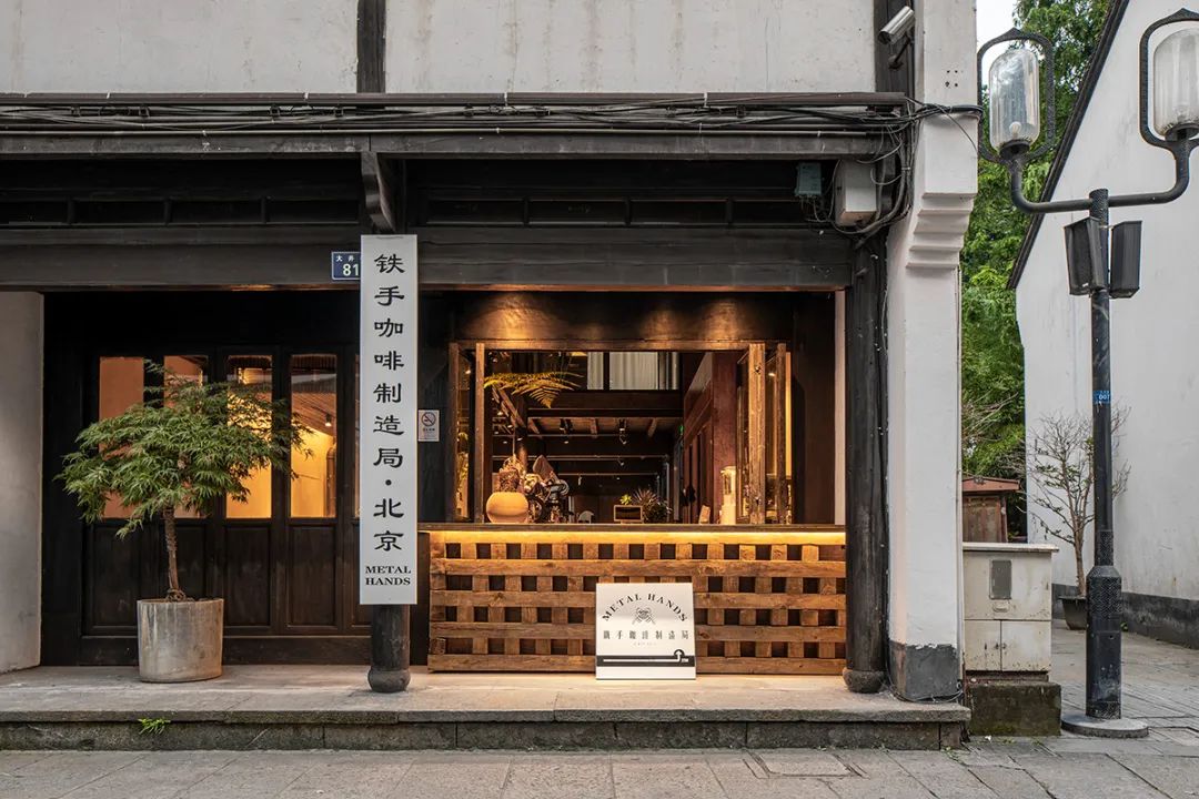 惠州打破传统，让咖啡店的深圳餐饮空间设计中西合璧