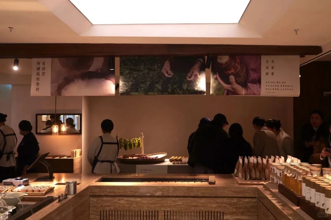 惠州阿嬷手作全国首家体验集合店，用“家味·市集”打造餐饮空间